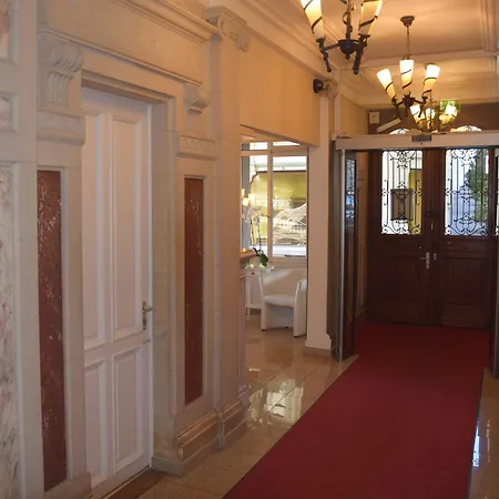 托斯卡纳别墅酒店 3* 蒙特勒