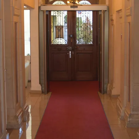 托斯卡纳别墅酒店 3* 蒙特勒